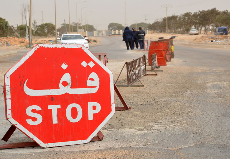 نداء إستغاثة من طرف عالقين بين الحدود التونسية الليبية